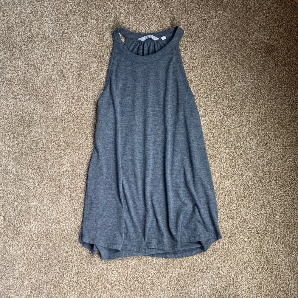 grey flowy tank top